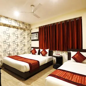 Sky Wood At Airport 3* New Delhi